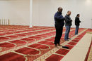 Мъже се молят в Мюсюлманската асоциация на Puget Sound в Редмънд, Вашингтон.