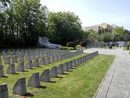 Общ изглед на военната част на гробището. На преден план са гробовете на съветските войници.