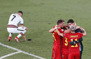 Кристиано Роналдо е разочарован след отпадането на отбора си. Опитът на Португалия да защити европейската титла завърши с неуспех и ранно отпадане. <a href="https://www.dnevnik.bg/sport/2021/06/28/4226251_belgiia_udurja_i_detronira_evropeiskiia_shampion/" target="_blank">Белгия удържа шампиона</a> и си осигури сблъсък срещу Италия.