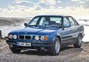 BMW 540i (1992 - 1996)<br /><br />Десетилетия наред серия 5 се намираше в авангарда на сегмента на луксозните седани. И все още Е34 поколението успява да задържи средата между разумната покупка и по-скъпите Е28 и Е39, които и към настоящия момент са в криза на средната възраст.<br /><br />Осемцилиндровият вариант се предлагаше едва няколко години и е относително рядък.<br /><br />Най-приятният аспект от този модел е неговата достъпност. И докато стойността на BMW M5 се е покачила до небесата, 540i е много по-евтин, но това няма да трае дълго.