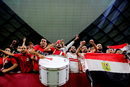 Публиката на футболния мач между Алжир и Египет по време на среща от Арабската купа по футбол в Катар.