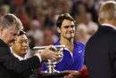 Роджър Федерер плаче, след като загуби финала на Australian Open през януари