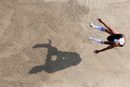 Американката Браяна Глен скача в трапа по време на световното първенство по лека атлетика в Берлин<br />
