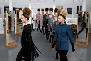 Фотогалерия: В ателието на "Шанел" на Седмицата на висшата мода в Париж