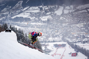 Снимка на деня: Марсел Хиршер обратно върху ските