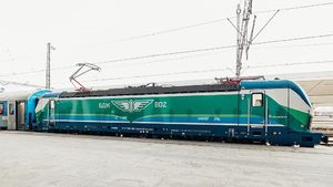 "Замръзнало кралство": преспи в бърз влак на БДЖ