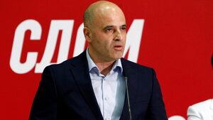 Македонският парламент утвърди Ковачевски като премиер минути преди крайния срок