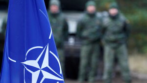 Ако Русия нахлуе в Украйна, НАТО трябва да подсили членовете си в Черно море