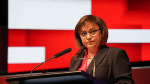 Корнелия Нинова остава лидер на БСП, конгресът отхвърли оставката ѝ (допълнена)