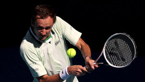 Медведев се справи с трудно предизвикателство и продължава в Australian Open