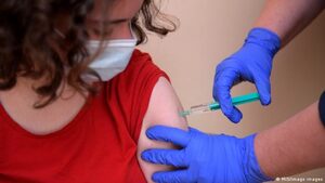 Лекари печелят огромни пари от ваксинации срещу коронавируса в Германия