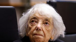 Оцеляла в Холокоста осъди носенето на жълти звезди от антиваксъри