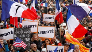 Във Франция избухна дебат трябва ли неваксинирани да плащат за лечението си