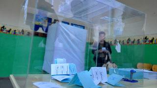 Над 58 хил. души са гласували във вътрешните избори на десницата (обновена)