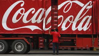 Печалбата на Coca-Cola скочи с 18% през второто тримесечие
