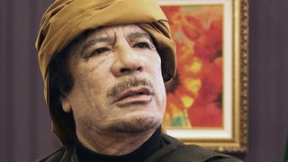 Интерпол издаде заповеди за арест на Кадафи, сина му и шефа на разузнаването