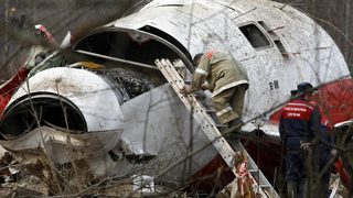 Полша ексхумира тялото на една от жертвите на катастрофата край <span class="highlight">Смоленск</span>