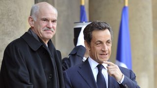 Саркози нарекъл <span class="highlight">Папандреу</span> "луд" и "депресиран"