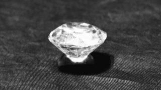 Вносители препоръчаха на българите да инвестират в диаманти, печалбата била 5-6%