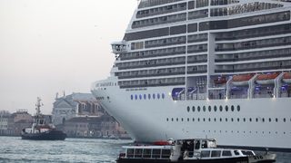 Фотогалерия: Венеция не иска гигантски кораби