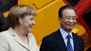 Китай обмисля по-голямо участие в спасителните фондове за еврото