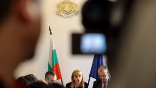 Европейски посланици питали министър Ковачева за знакови дела и закона за конфискацията