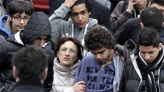 Очевидци разказват подробности за стрелбата във Франция