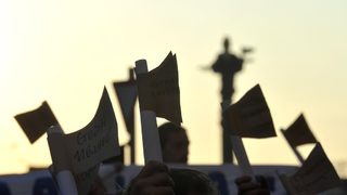 Фотогалерия: Протестно шествие с брадви срещу промените в закона за горите