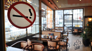 Парламентът прие на първо четене забраната за пушене на обществени места