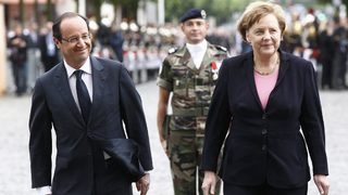 Меркел и Оланд отбелязаха половин век от френско-германското <span class="highlight">помирение</span>