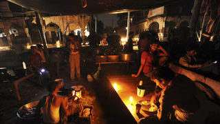 Фотогалерия: Електроснабдяването в Индия е напълно възстановено