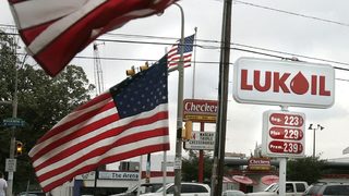 Над 50 бензиностанции Lukoil в САЩ протестират срещу компанията