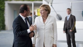 Меркел и Оланд ще обсъждат единния банков надзор, но не се очакват решения от срещата