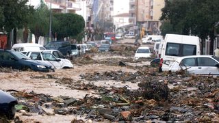 Жертвите на наводненията в Испания достигнаха 10 души