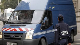 Френската полиция разследва <span class="highlight">терористична</span> мрежа, целеща се в евреи