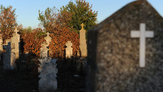Общинската погребална агенция с години е работила незаконно във Варна