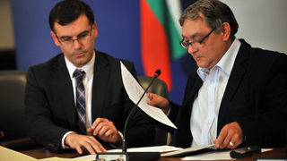 Председателят на БЛС призова българите да съдят Дянков за "обсебване на здравните им вноски"