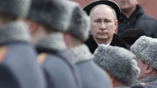 Путин предупреди армията да се стегне заради външна заплаха