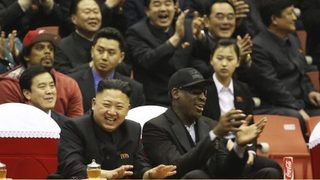 <span class="highlight">Денис</span> <span class="highlight">Родман</span> се "сприятели до живот" с Ким Чен Ун след баскетболен мач в Пхенян