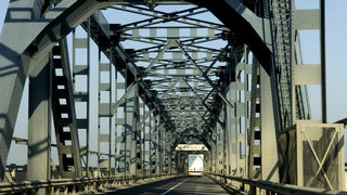 Трафикът по <span class="highlight">Дунав</span> <span class="highlight">мост</span> при Русе не е намалял, подготвя се ремонт
