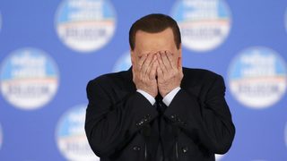 Съдия нареди преглед дали Берлускони не симулира болест