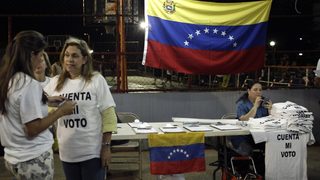 Ситуацията във Венецуела предизвика спешна среща на регионалните лидери
