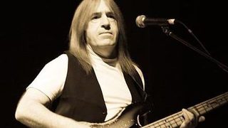 Почина Тревър Болдър, член на Uriah Heep и бивш басист на Дейвид Боуи