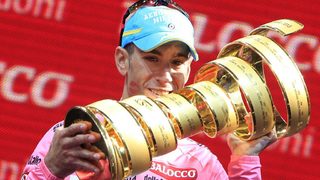 Винченцо Нибали спечели колоездачната обиколка на Италия