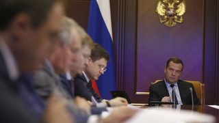Премиерът Медведев разбули петролните тайни на Русия