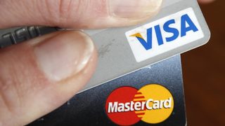 Visa и MasterCard прекратиха обслужването на банкови карти, издадени от банка "Россия"