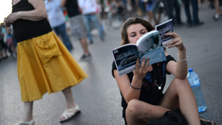 Младите в България четат предимно фентъзи романи, по-възрастните - криминални