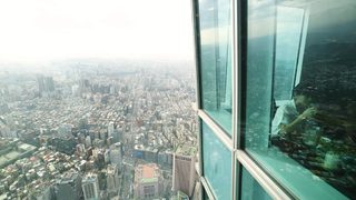 Сеул ще има първия невидим небостъргач в света (видео)