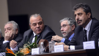 Фотогалерия: Нобелистът Кругман между Цветан Василев <span class="highlight">и</span> ректора Статев в <span class="highlight">УНСС</span>