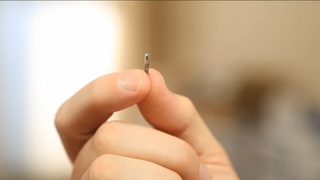 Компютърни ентусиасти искат да създадат първия NFC чип, който да може да се имплантира в тялото